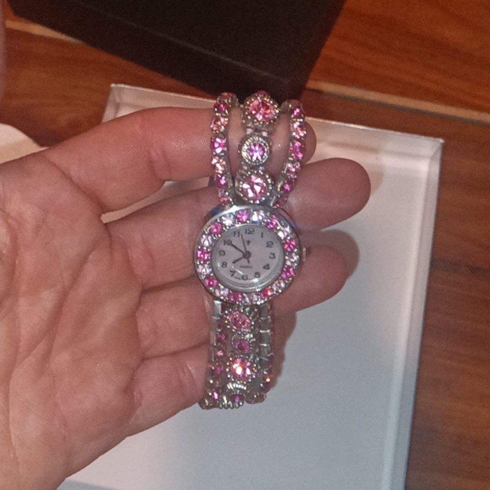 Stretch Band Pink Rhinestone Woman's Watch (needs battery)